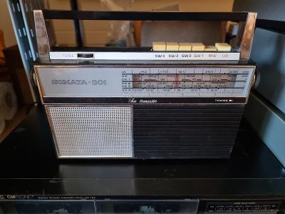 Staré sovětské tranzistorové rádio SONATA 201