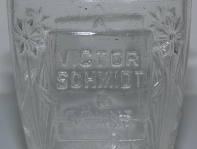 Skleněný lazeňský pohár Victor Schmidt a Sohne