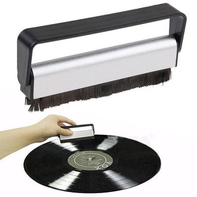 NOVÝ antistatický karbonový kartáč na gramofonové desky