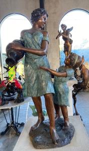 Zámecká bronzová fontána - Matka s dcerou-UNIKÁT