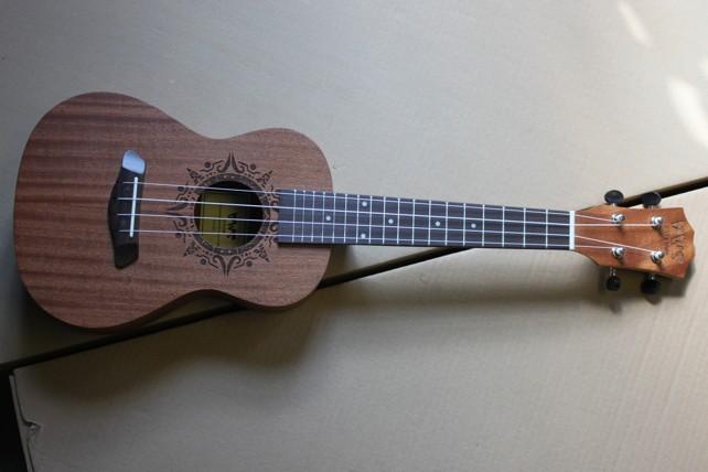 nové ukulele BWS z mahagonu vč. obalu - SUPER CENA !! - poslední ! - Hudební nástroje