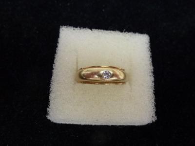 Zlatý prsten s briliantem   ryzost 750