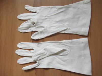 Staré bílé rukavice, slabé