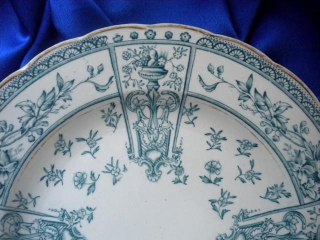 Neoklasicistní kameninový starožitný dekorační talíř Anglie 19 století