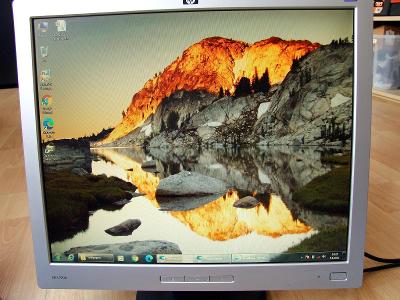19" HP L1906 LCD monitor - funkční