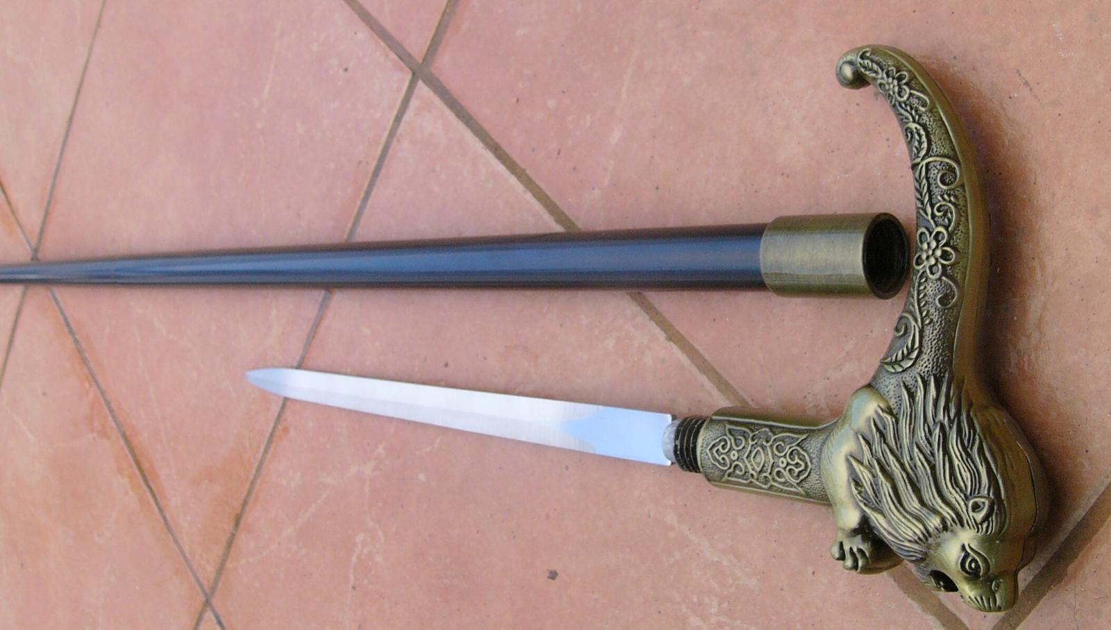Vycházková hůl s ostrým mečem lev - Sport a turistika