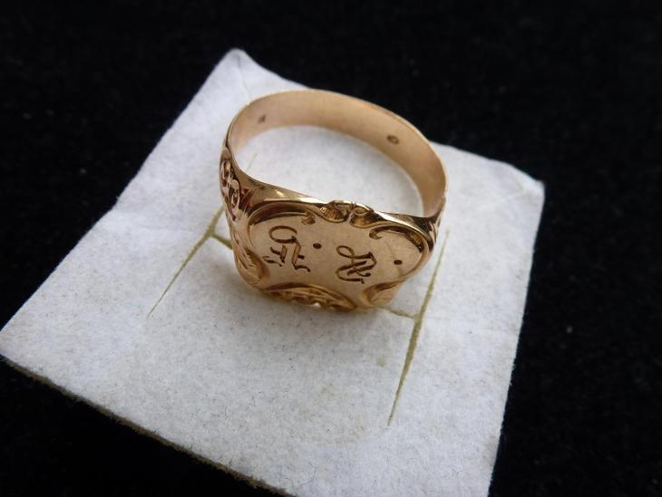 Starožitný Zlatý prsten 585 