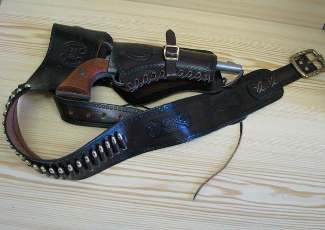 Holster na revolver s náboji (NOVÝ) - Sběratelské zbraně