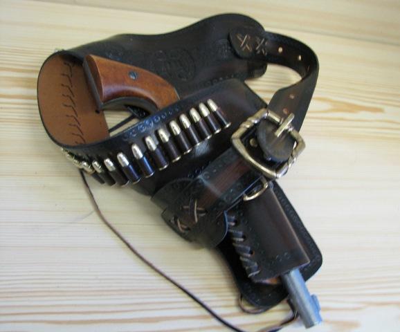 Holster na revolver s náboji (NOVÝ) - Sběratelské zbraně