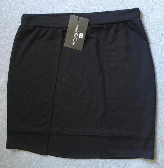 Černá elastická mini sukně - vel. M/L, zn: PrettyLittleThing- Nová - Dámské oblečení