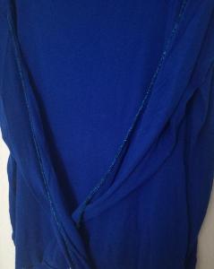 Krásně modrý svetr armani