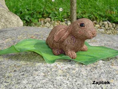 Zajíček - zahradní dekorace z umělého kamene, Hase 