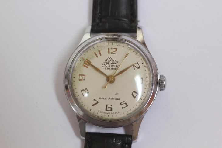 pánské hodinky SPORTIVNIE, USSR, bílý číselník,  - Starožitnosti