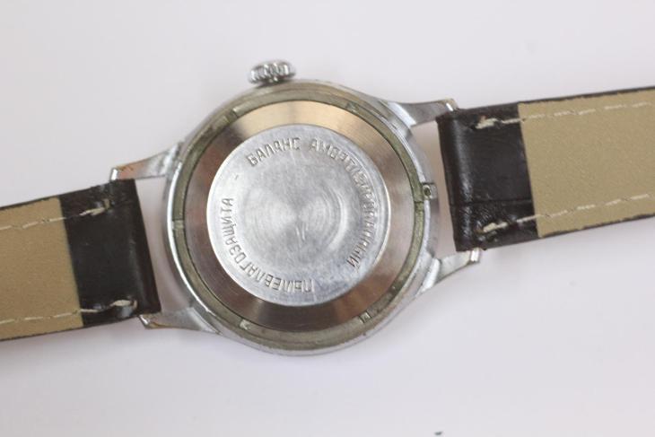 pánské hodinky SPORTIVNIE, USSR, bílý číselník,  - Starožitnosti