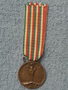 Italská pamětní medaile 1915-18, výrobce S.I.M. Roma - legie, stuha