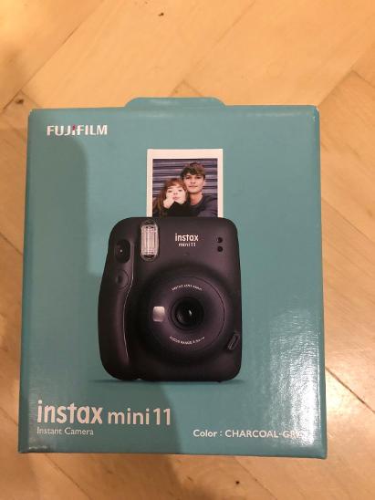 FujiFilm Instax mini 11 Charcoal Gray + balení 10ks filmu | Aukro