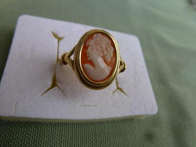 Zlatý prsten  750- kamej