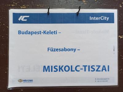 Směrová cedule MÁV - IC (Budapest - Miskolc)