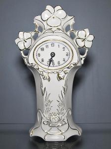 Krásné porcelánové hodiny, secesní dekor Karlovarský porcelán, značeno