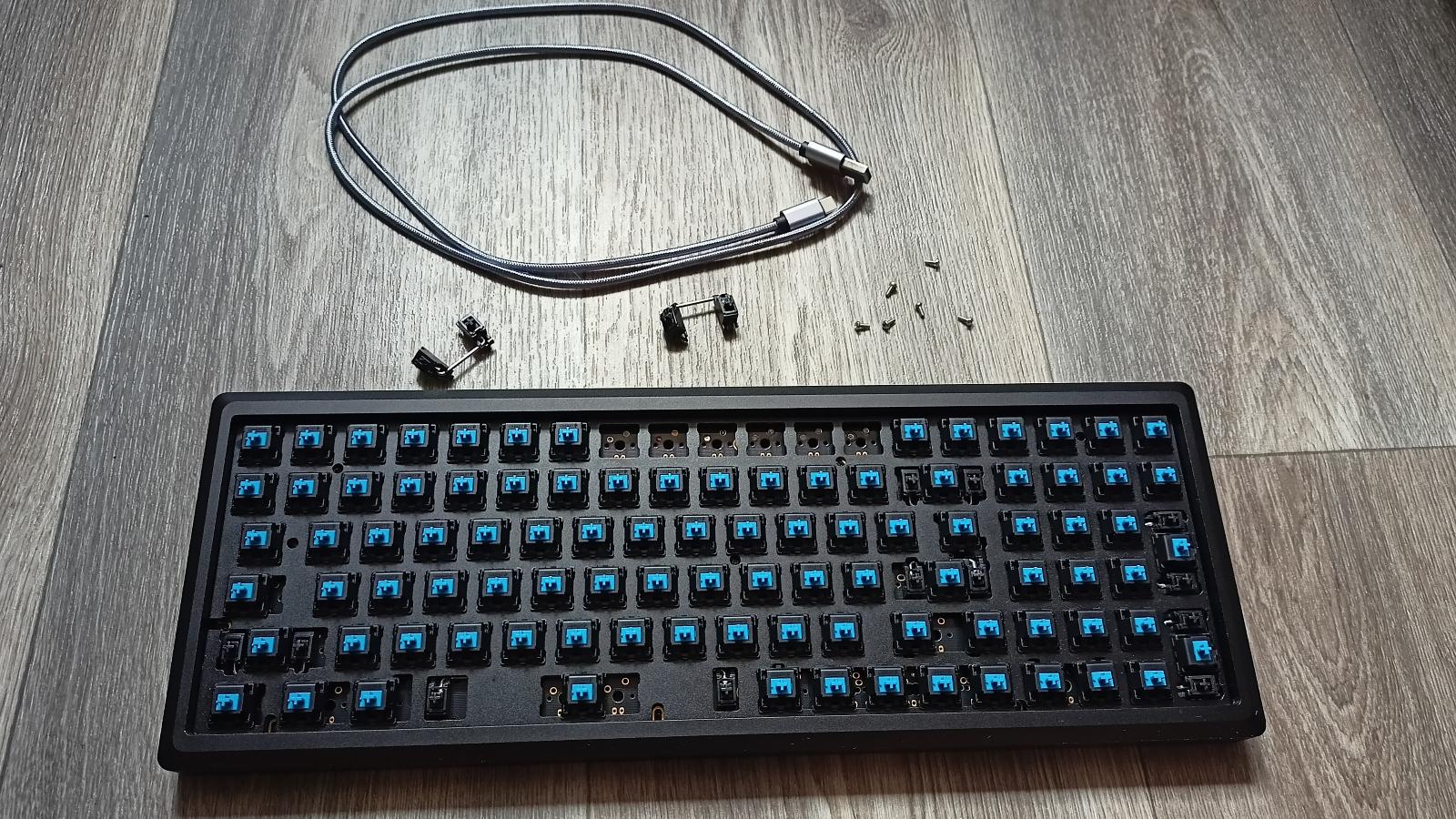 nym96 barebones mechanical keyboard