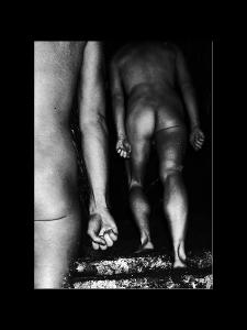 Autorova fotografie Devotion, Mužské nahé stíny, hýždě Černá pasparta