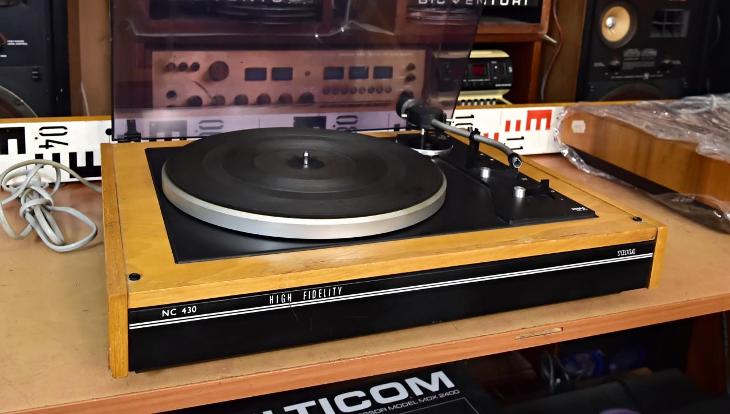 Gramofon TESLA NC 430 bez hlavičky bez přenosky (178131) - TV, audio, video