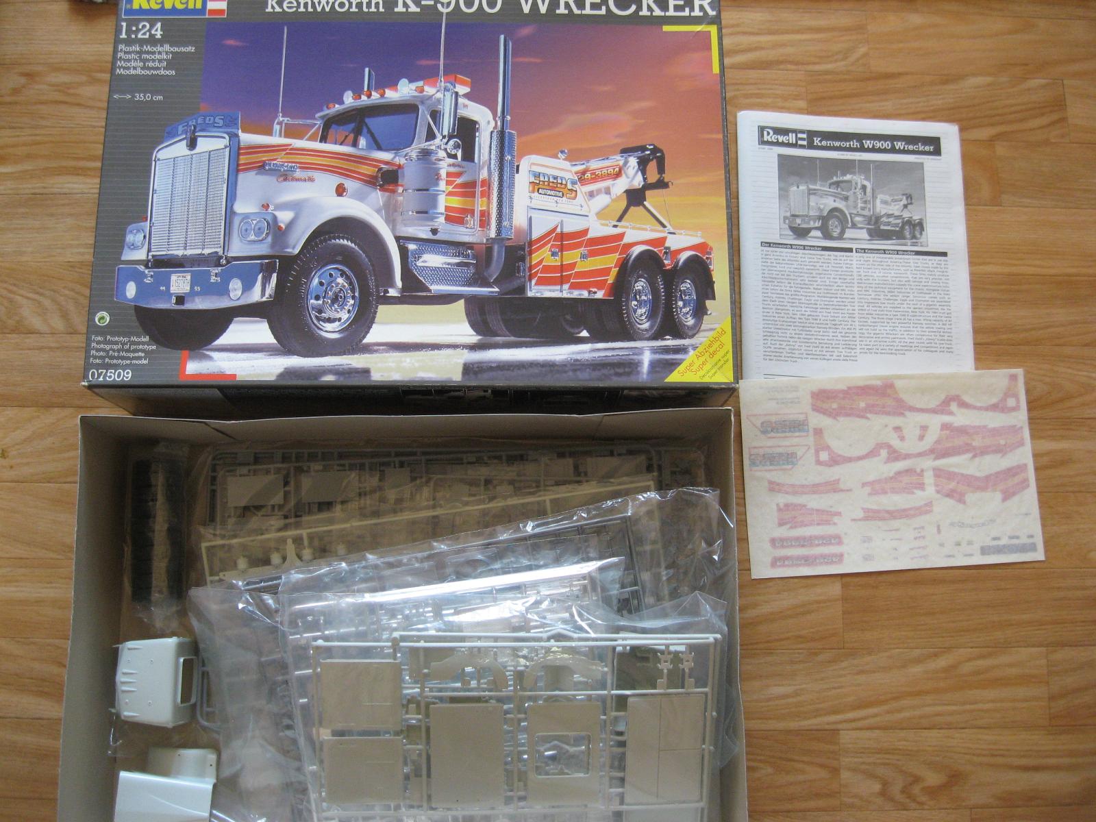 REVELL Kenworth K900 ´Wrecker´ 1:24