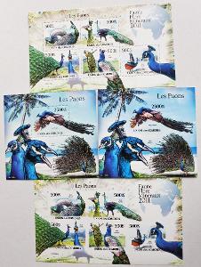 Sbírka Aršíky Ptáci - 8 ks Aršíky luxusní - Komorské ostrovy 2011- MNH