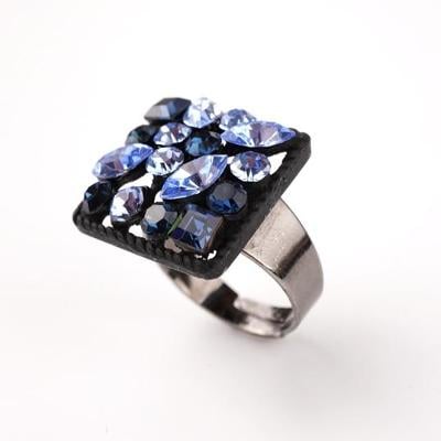 Bižuterní prstýnek modré kamínky