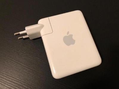 Apple Airport Express A1264 Wifi Router Usb Jack 3.5mm AirPlay 