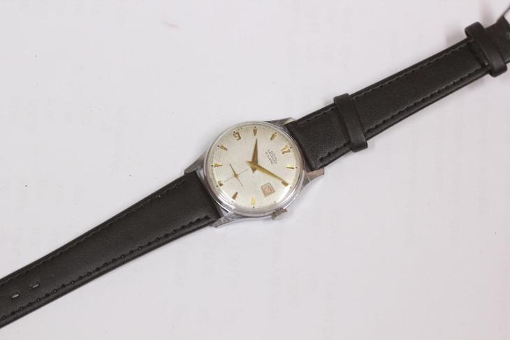 pánské hodinky PRIM 52, bílý číselník šupiny, 