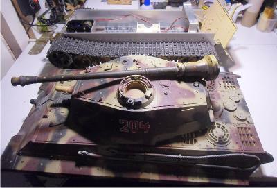 RC tank 1/16 King Tiger Tamiya na dodělání