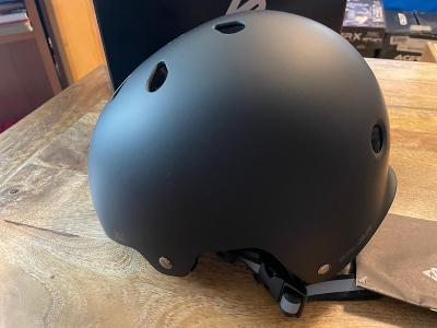 Inline helma K2 Varsity Pro, vel. 55-58