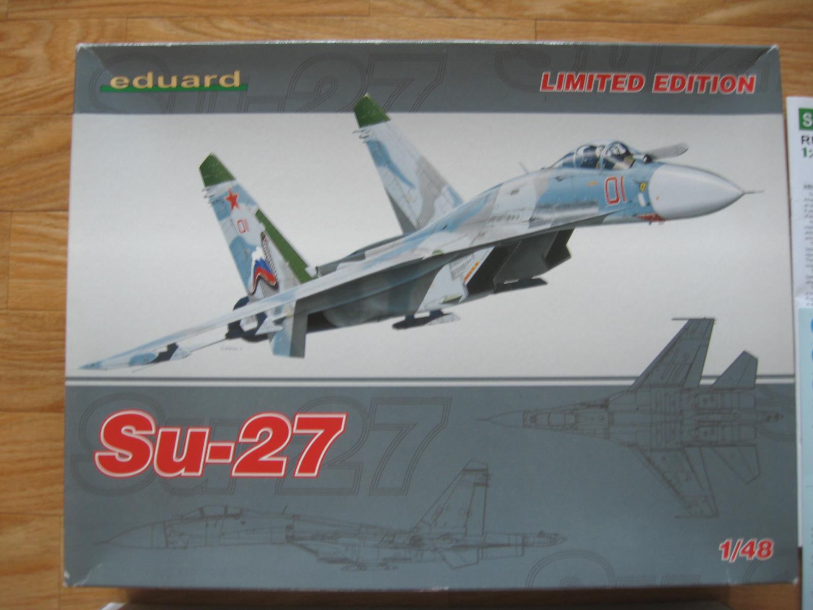 EDUARD Suchoj Su-27 ´Flanker B´ 1:48 ´Limited Edition´ + EXTRAS - Vojenské modely letadel