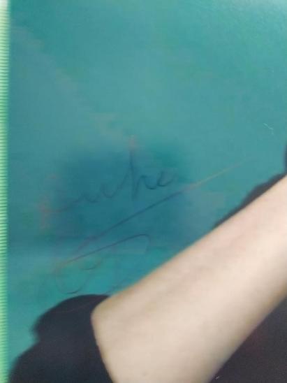 Autogram podpis Beart Emmanuelle (Mission Impossible, Nalevo od výtahu - Ostatní