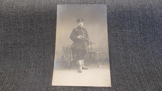 H1. Fotografie voják s puškou 1914 - Sběratelství