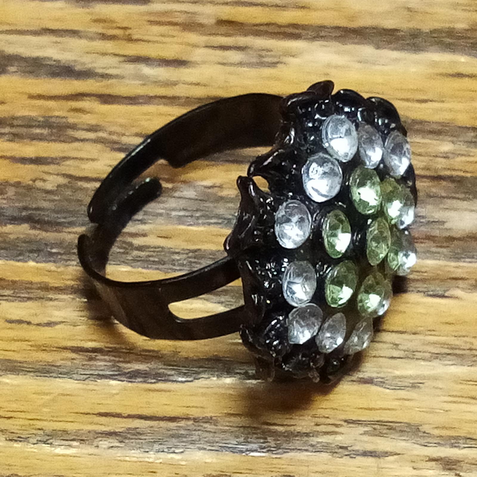 Prsten 18 mm, kov a sklo - Šperky a hodinky