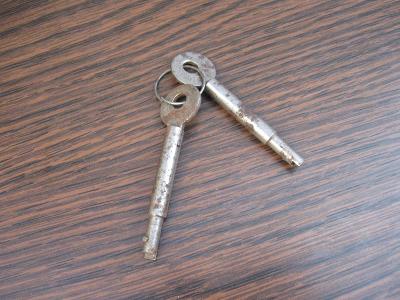 Staré klíčky Türwart pro zabezpečení zámku k otevření - do sbírky