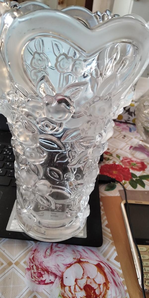 Váza se srdíčky hutní sklo těžká 