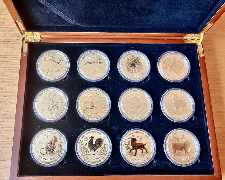 Luxusní sada 12 zlatých mincí 1 Oz Lunární série II. 2008 - 2019 - Numismatika