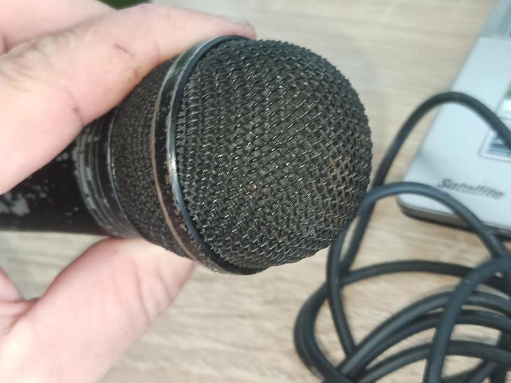 dynamický mikrofon aymaha  - Zvukové a světelné aparatury