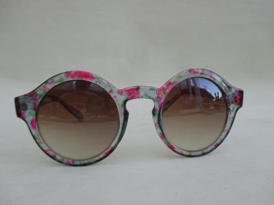 Sluneční zakulacené brýle UV 400 AC - retro květovaný styl 