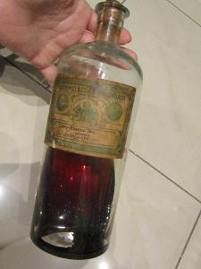 Stará skleněná velká láhev od tresti 2