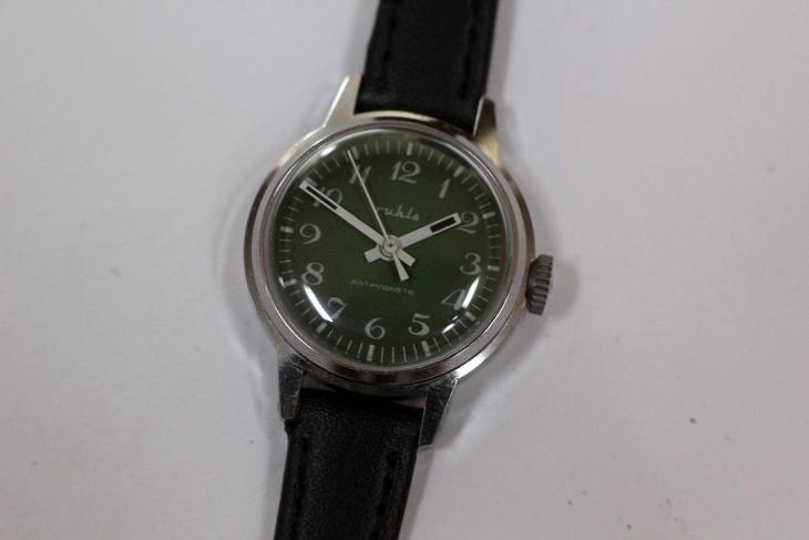 Dámské hodinky Ruhla , Made in GDR, zelený číselník