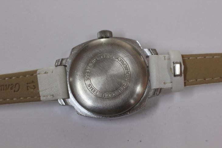 Chlapecké hodinky Ruhla , Made in GDR, modrý číselník 