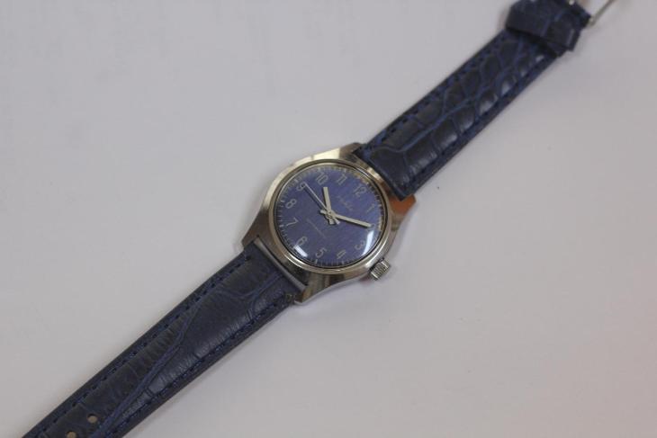 Pánské hodinky Ruhla , Made in GDR, modrý číselník