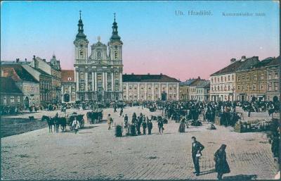 10D55     Uherské Hradiště - náměstí, radnice