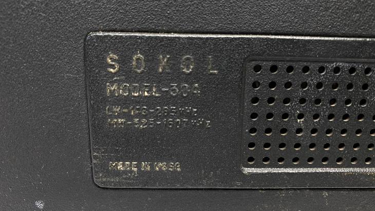 Starší rádio na N.D. SOKOL 304 Made in USSR. Nefunkční - Starožitná rádia a technika