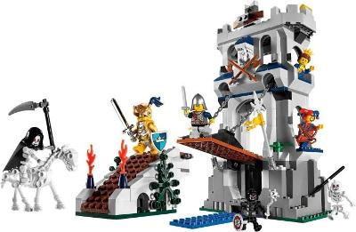 LEGO Castle: 7079 Drawbridge Defense
