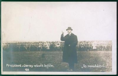 31A104 Soukromé foto T.G.Masaryk promlouvá k legiím v Darney / Francie